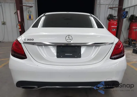 2019 Mercedes-Benz C 300 из США, поврежденный, VIN 55SWF8DB2KU308874